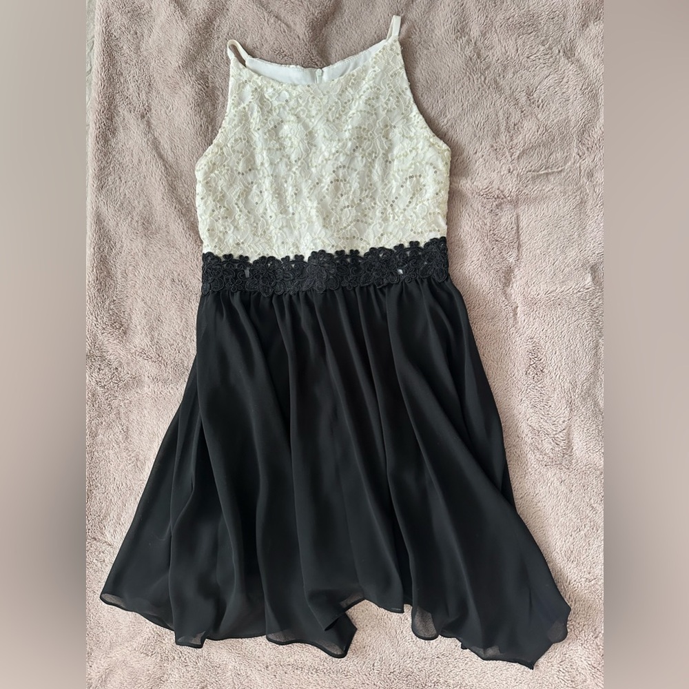 Girls black and white dress